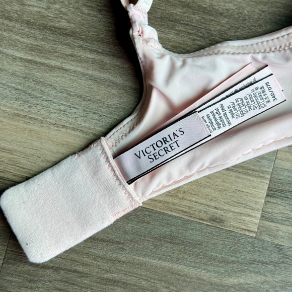 Victoria’s Secret T-shirt Light Pink Striped Lightly-Lined Wireless Bra 34D - Picture 5 of 16